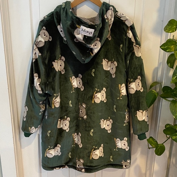 Sherpy Green Koala Hooded Blanket Coat Cozy cottage cabin comfy lounge wear - Picture 8 of 14
